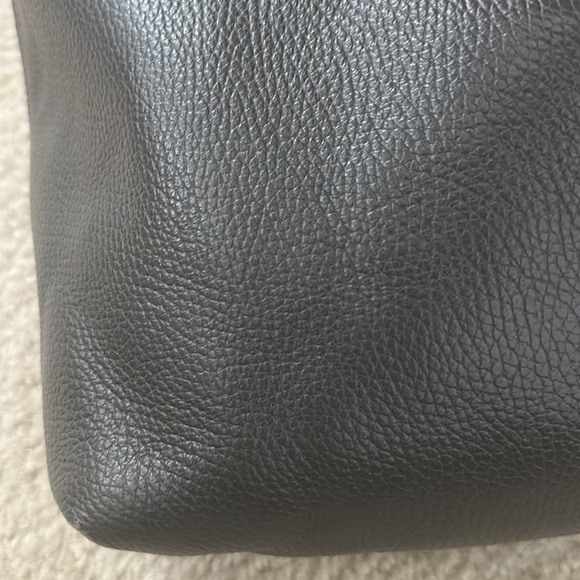 Cuyana Soft Pebbled Tote in Grey - Picture 7 of 11